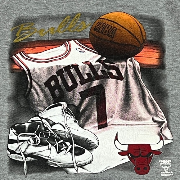 Chicago Bulls Vintage NBA Basketball Crewneck Pullover Sweatshirt Kids Boys - Picture 3 of 5